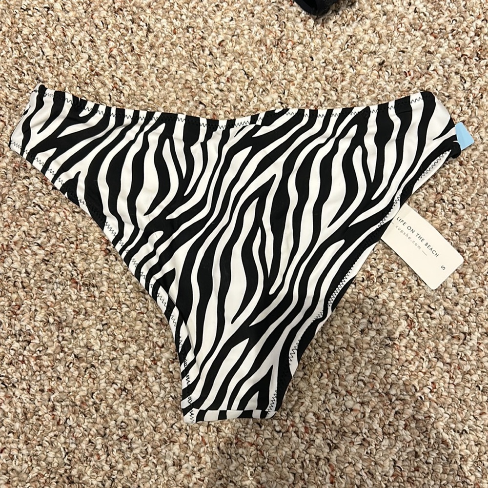 Cupshe bikini - Picture 3 of 4